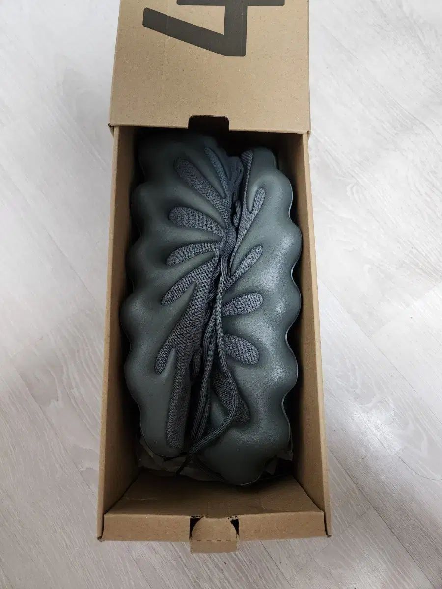 yeezy 450 ストーンマリン 275 サイズ