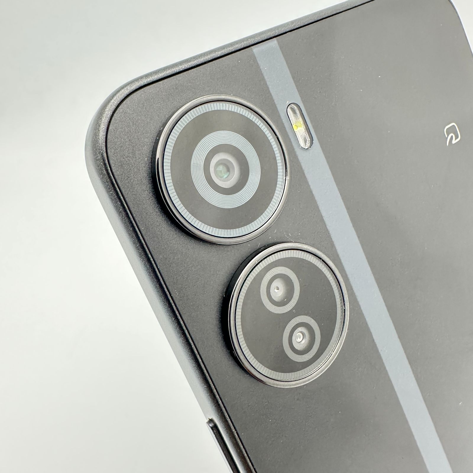 ジャンク品】ZTE nubia Ivy ブラック 128GB 本体 中古 スマホ 中古