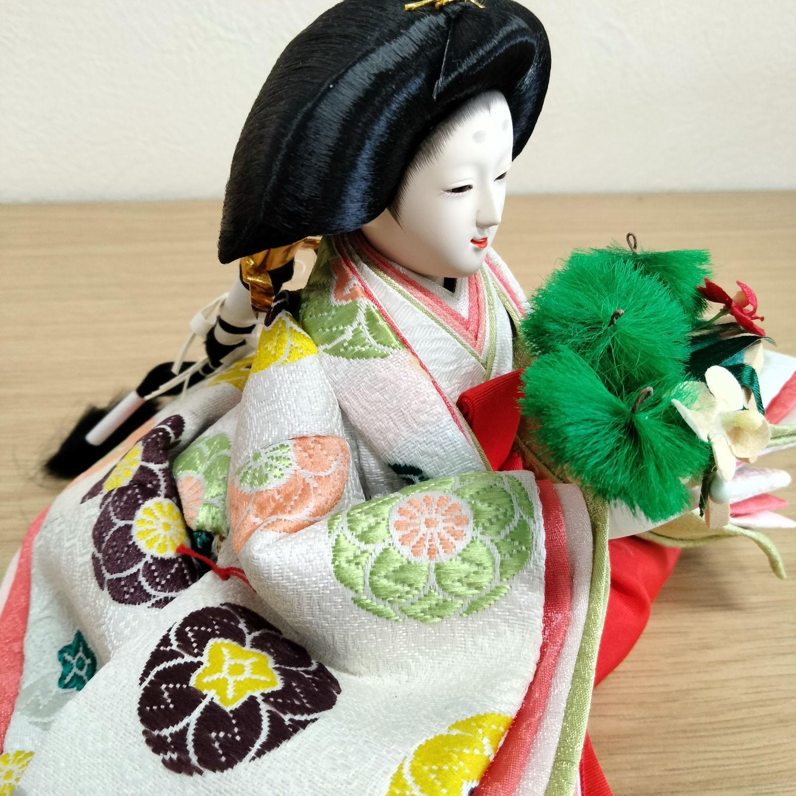N-7334] 有職雛 官女 五寸 丸紋朱No81 伝統工芸士 大橋弌峰作 KF552-81