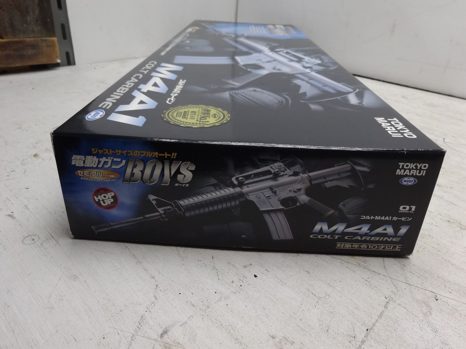 ジャンク品 東京マルイ製のM4A1 COLT CARBINE、電動ガンタイプ 2606【M