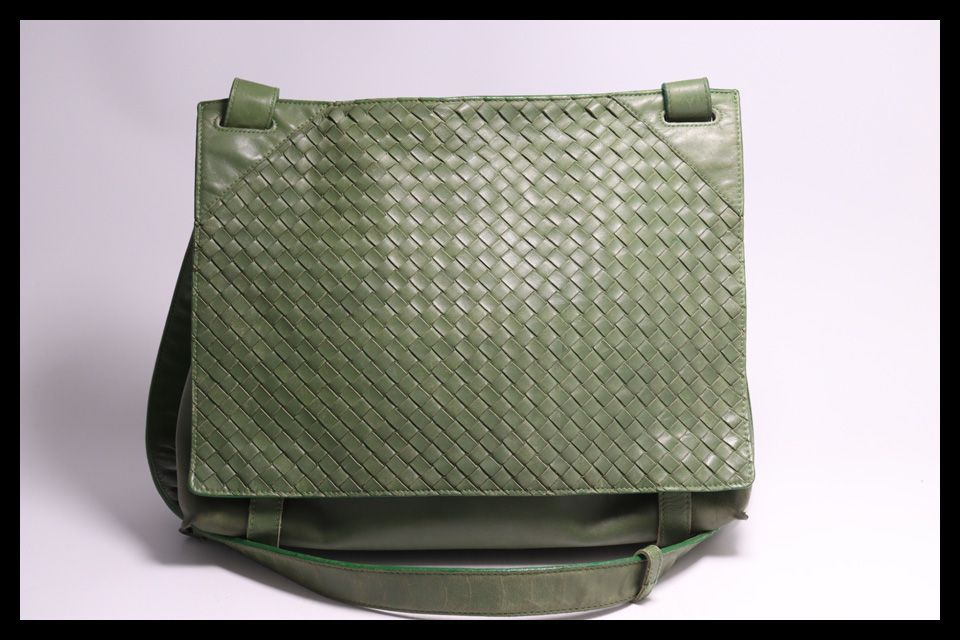 □BOTTEGA VENETA イントレチャート レザー ショルダーバッグ ボッテガ
