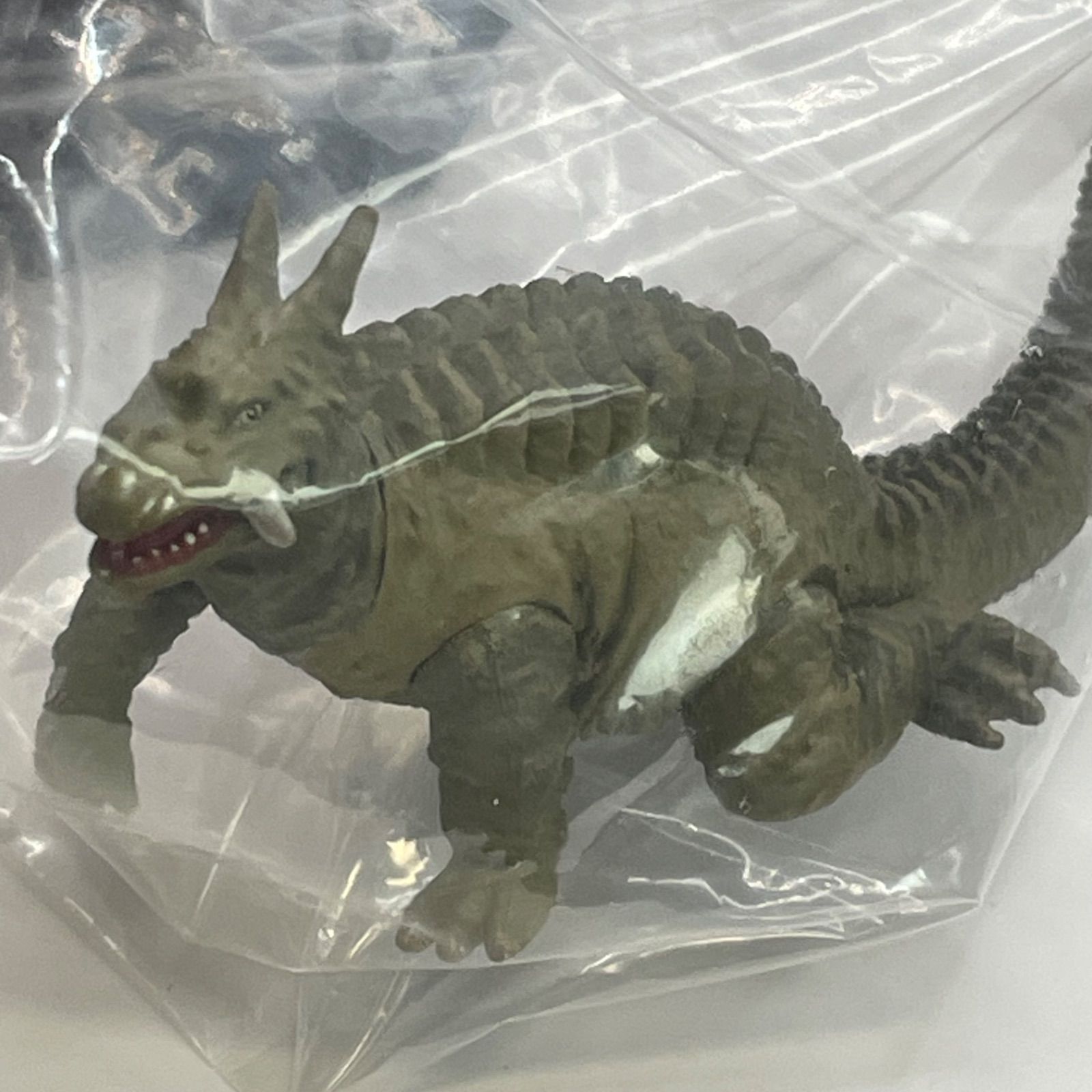 激シークレット】 帰ってきたウルトラ怪獣名鑑 虹の卵 パゴス カラー