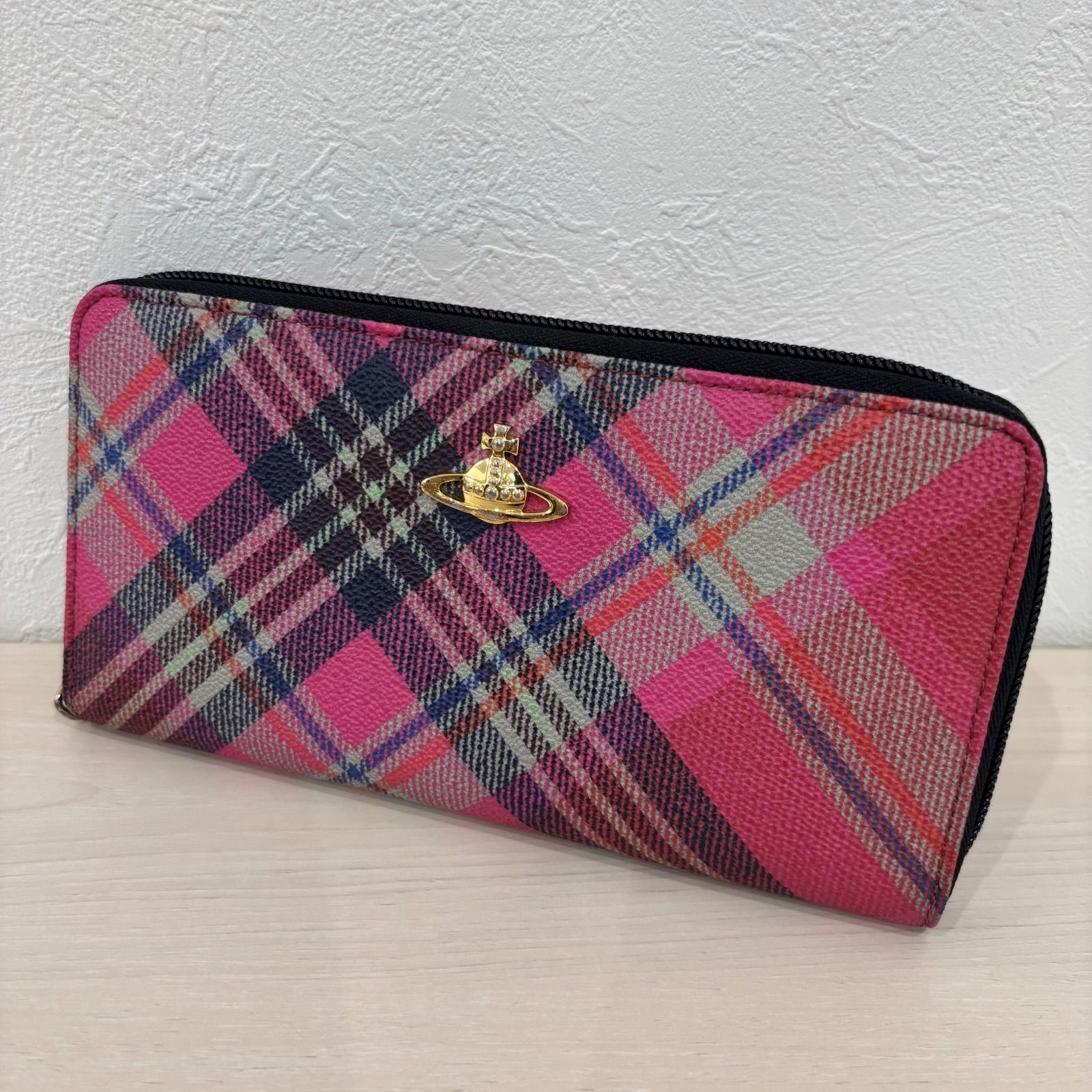 r) Vivienne Westwood ヴィヴィアンウエストウッド 長財布 ラウンド