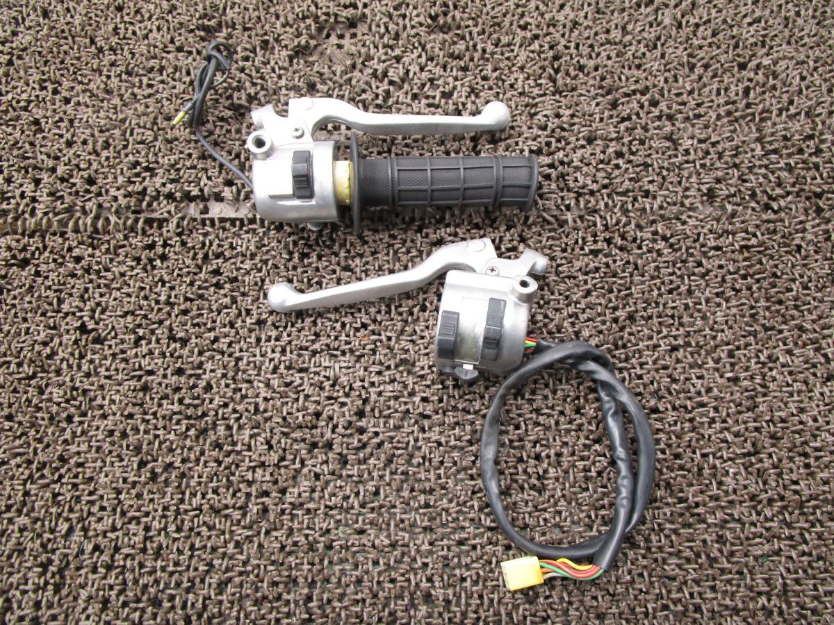 AV50 ハンドルスイッチ 左右 スロットル レバー ●B8799！AV050A カワサキ 【 AV050AE 】 キャブ車 動画有 6V