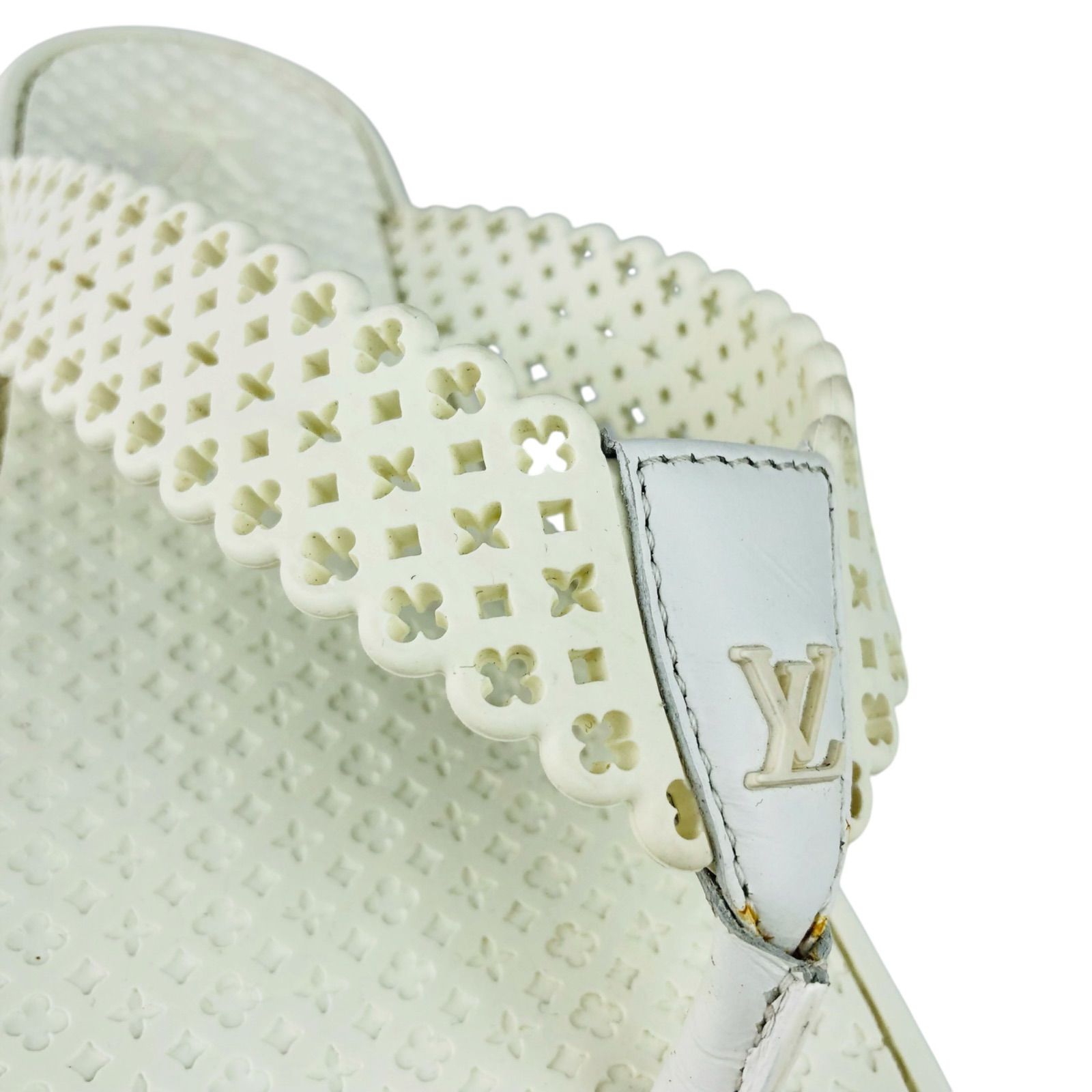 良品☆LOUIS VUITTON☆ルイヴィトン・レディース エンボス加工LV