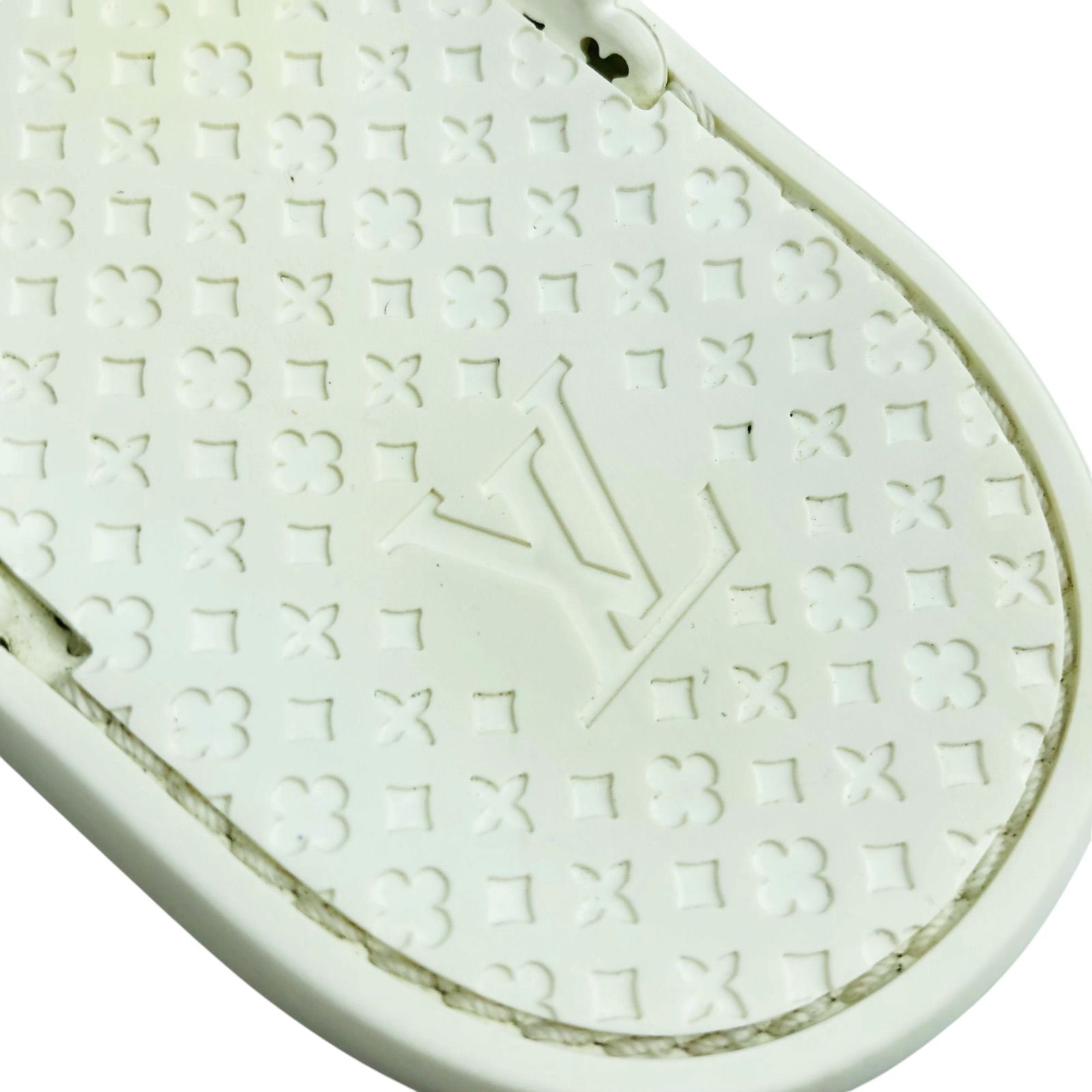 良品☆LOUIS VUITTON☆ルイヴィトン・レディース エンボス加工LV