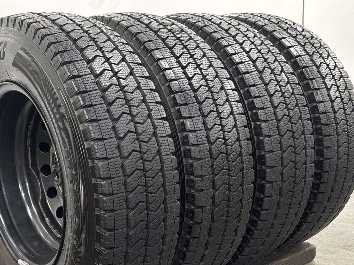 バリ溝 美品】トヨタ 200 ハイエース 純正 15in 6J +35 PCD139.7