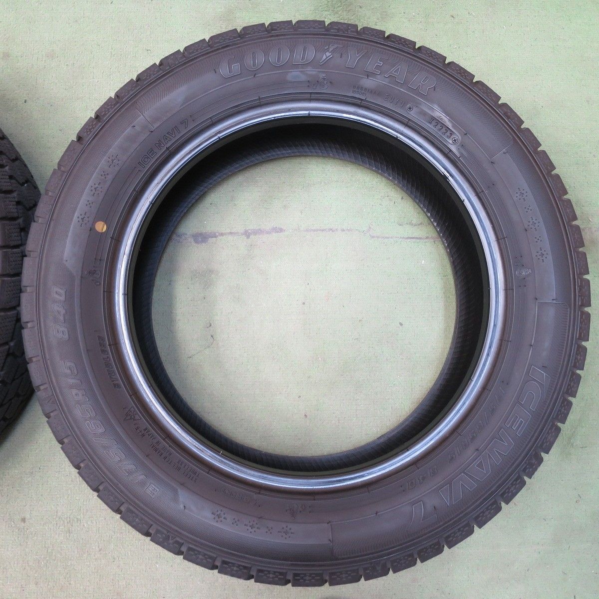 バリ溝！23年！9分☆スタッドレス 175/65R15 グッドイヤー アイスナビ7