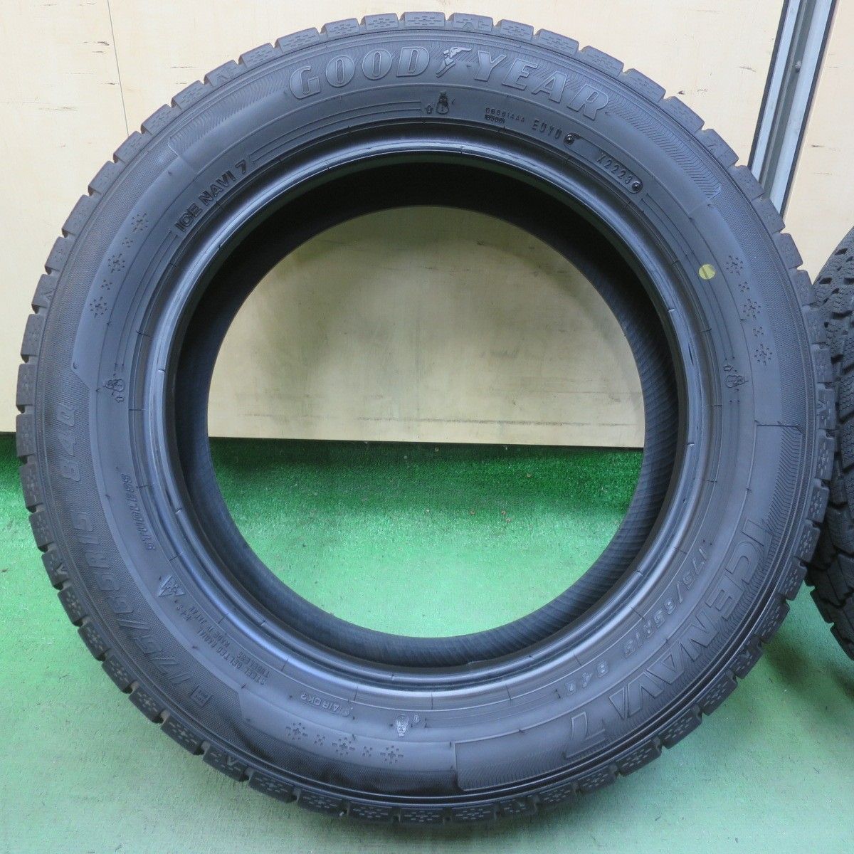 バリ溝！23年！9分☆スタッドレス 175/65R15 グッドイヤー アイスナビ7