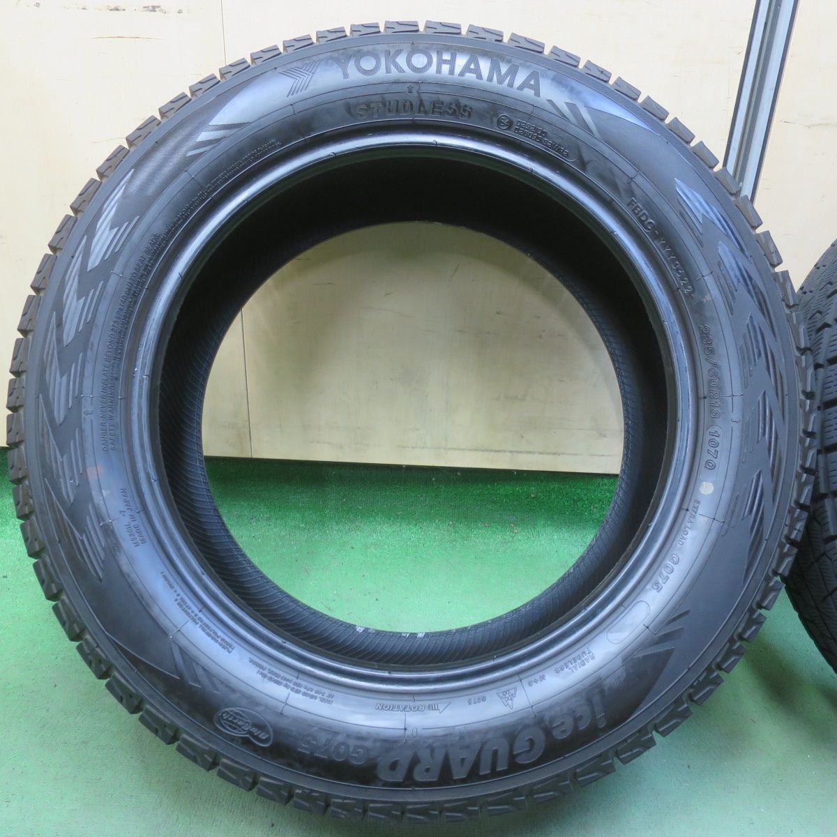 バリ溝！22年！9.5分☆スタッドレス 235/60R18 ヨコハマ アイスガード 
