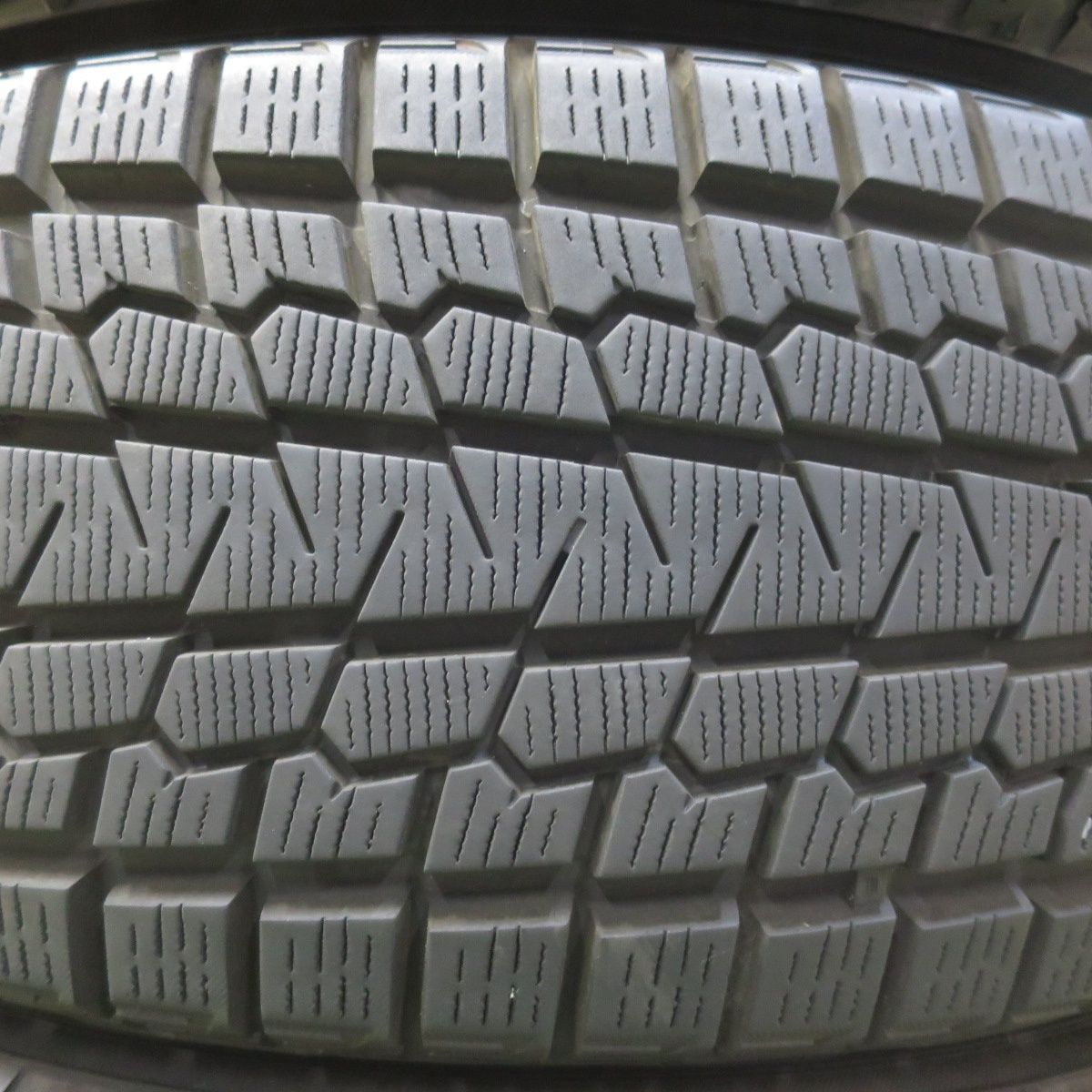 バリ溝！22年！9.5分☆スタッドレス 235/60R18 ヨコハマ アイスガード