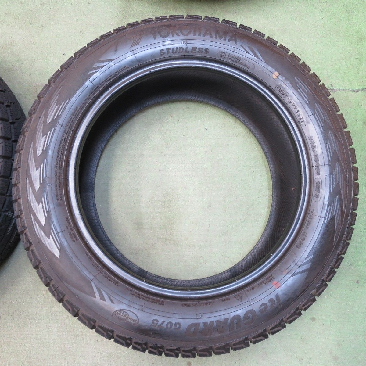 バリ溝！22年！9.5分☆スタッドレス 235/60R18 ヨコハマ アイスガード