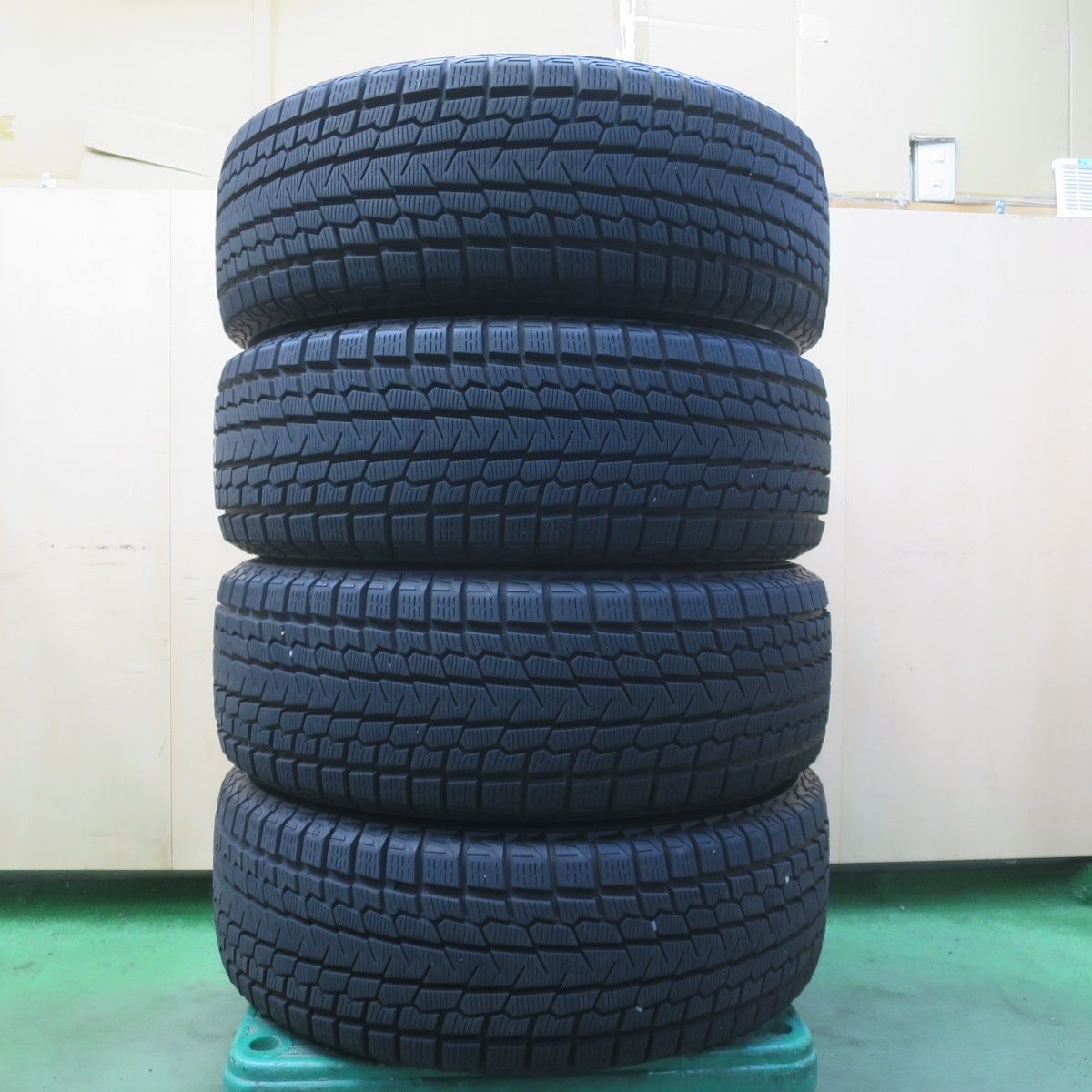 バリ溝！22年！9.5分☆スタッドレス 235/60R18 ヨコハマ アイスガード