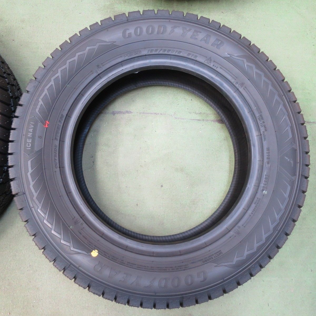 未使用！26年☆スタッドレス 195/65R15 グッドイヤー アイスナビ8