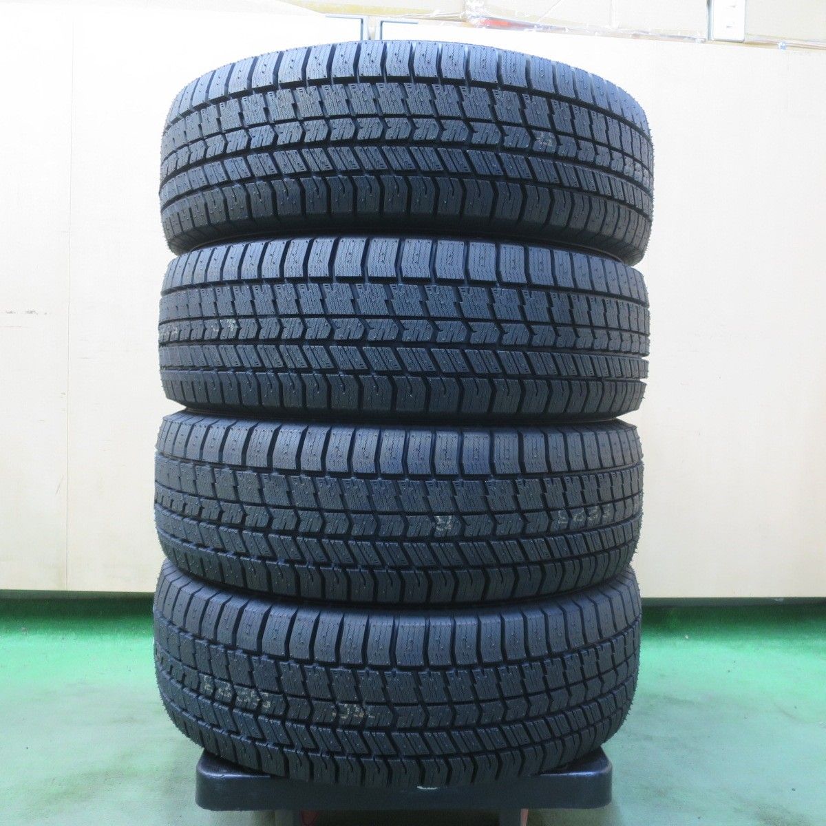 ノア　ボクシー　ステップワゴンなど　195/65R15　スタッドレス 未使用！26年☆スタッドレス 195/65R15 グッドイヤー アイスナビ8