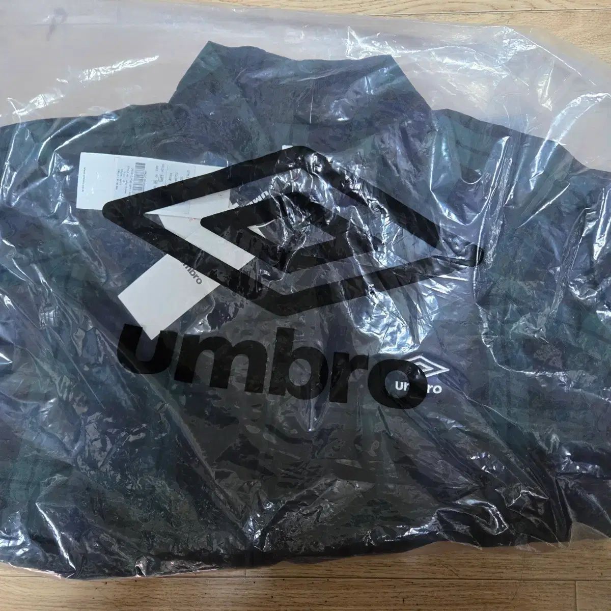 アンブロ アサヒ CHECK ウィンドブレーカー