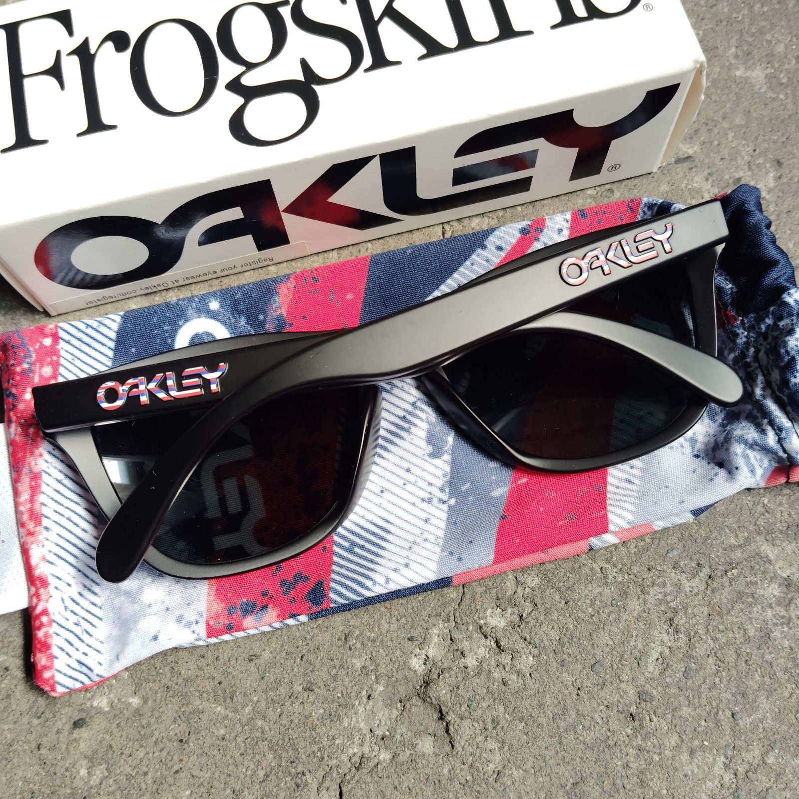 OAKLEY Frogskins MATTE BLACK BLACK IRIDIUM POLARIZED オークリー