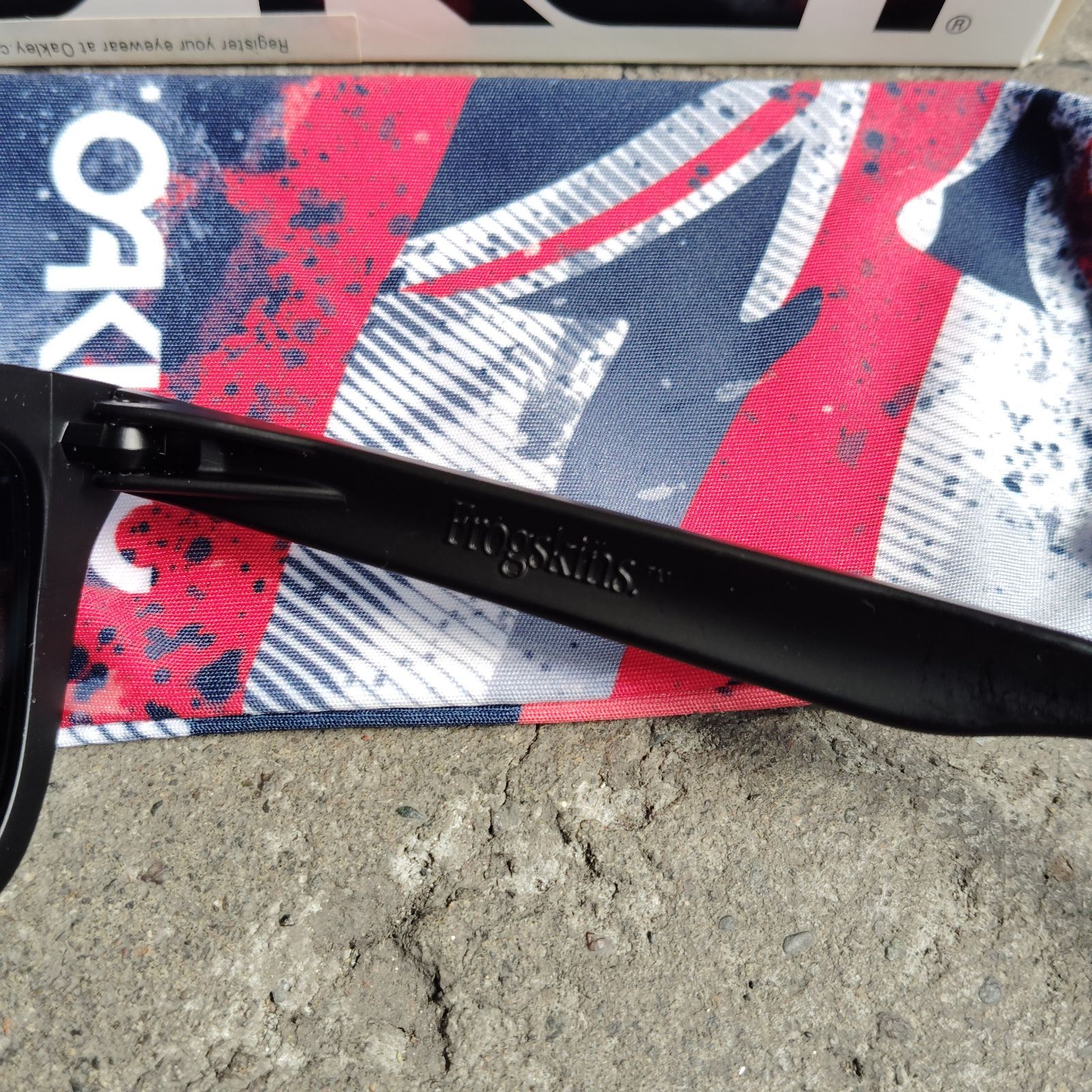 OAKLEY Frogskins MATTE BLACK BLACK IRIDIUM POLARIZED オークリー