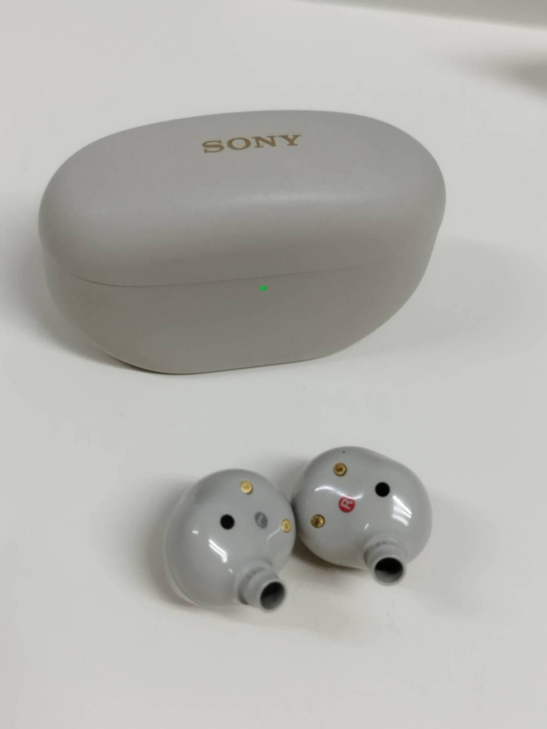 美品】SONY WF-1000XM5/YY2963/ワイヤレスイヤホン/プラチナシルバー
