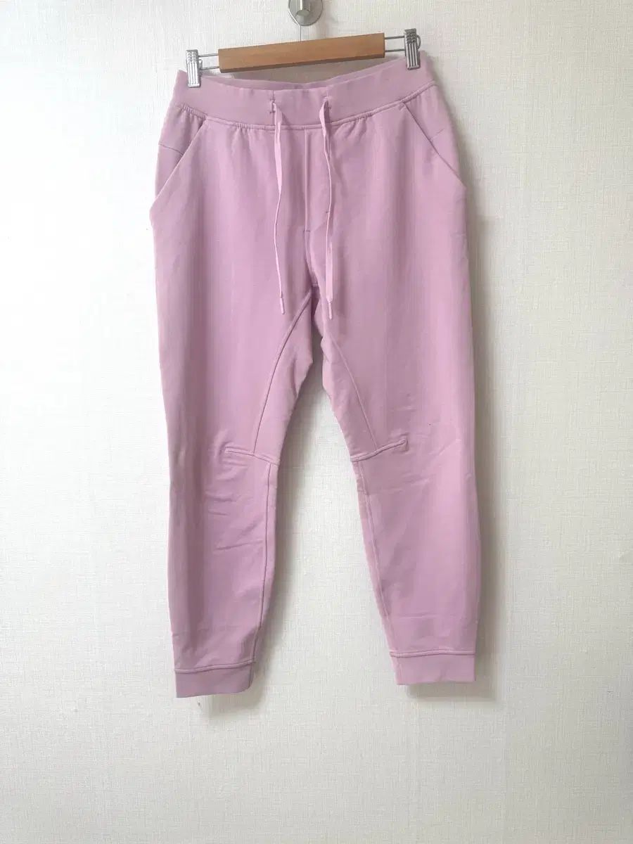 ルルレモン(lululemon) ダスティピンク ジョガーパンツ S/P サイズ 実寸 M 30-32 6,483円