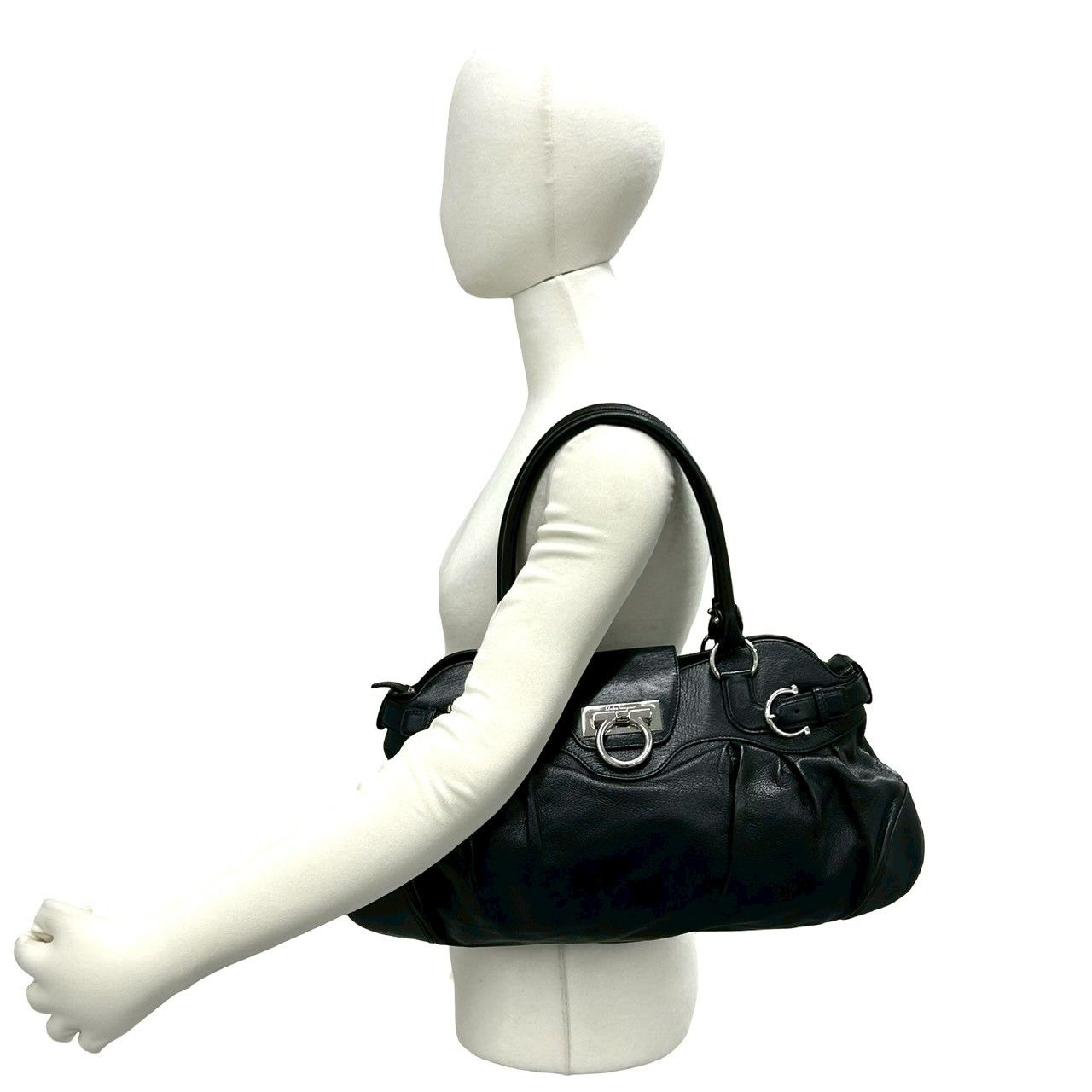 極 美品 Salvatore Ferragamo サルヴァトーレフェラガモ ガンチーニ