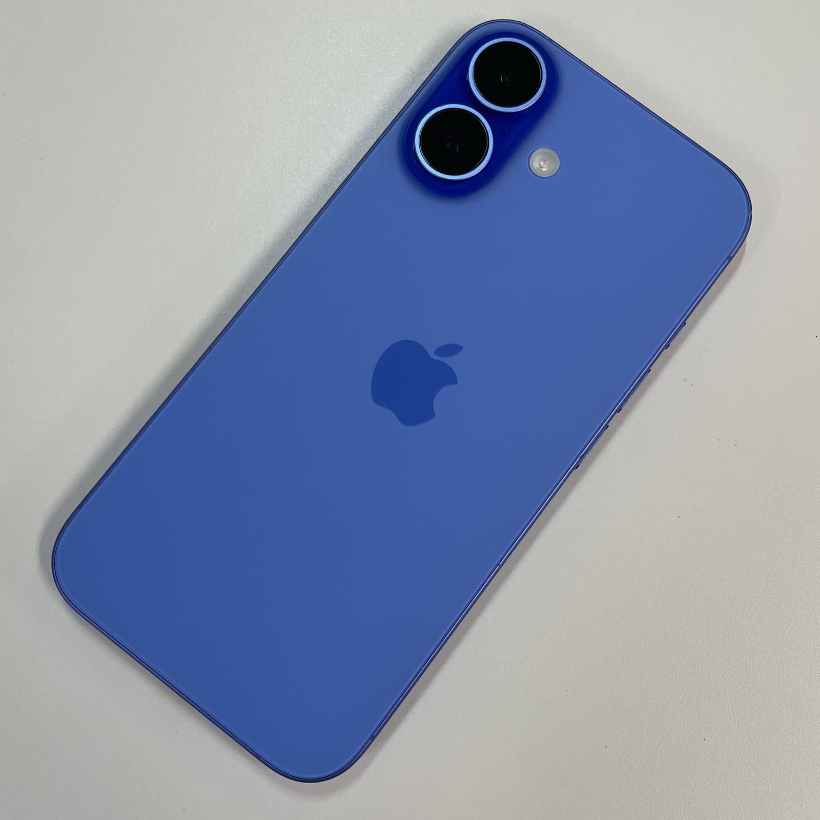 au iPhone 16 128GB ウルトラマリン