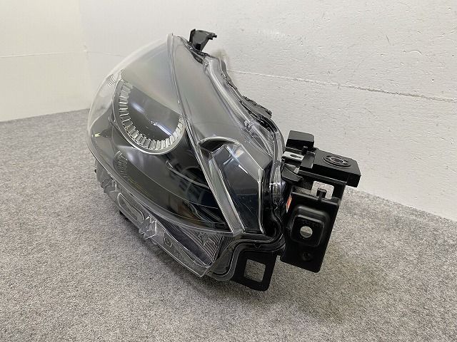 マツダ2/MAZDA 2/ DJLFS/DJLAS/DJ5FS/DJ5AS 純正 右 ヘッドライト