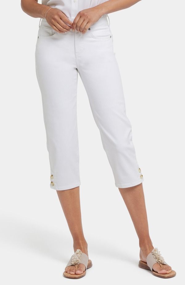 エヌワイディージェイ レディース ボトムス カジュアルパンツ キャップ ジーンズ NYDJ Marilyn Button Detail Capri Jeans Optic White ホワイト 19,586円