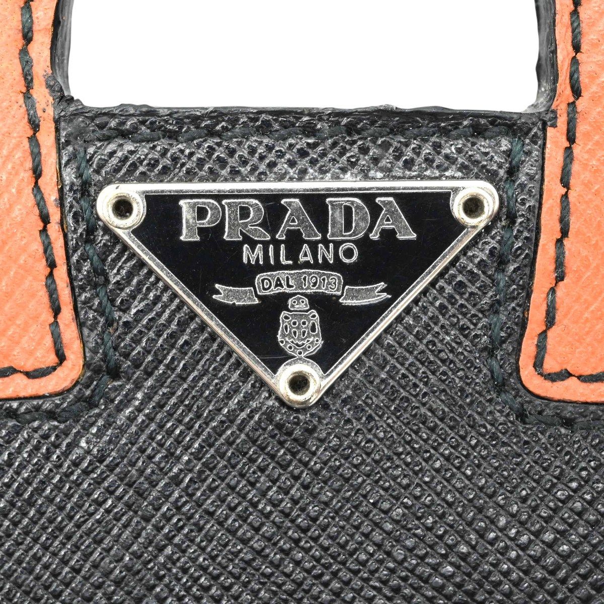 PRADA プラダ バッグモチーフ ロゴプレート レザ― キーホルダー バッグ