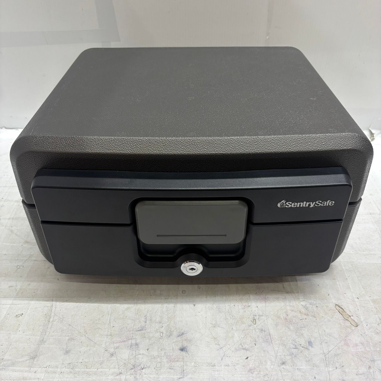 送料無料h15536 SentrySafe セントリー ポータブル耐火防水保管庫 