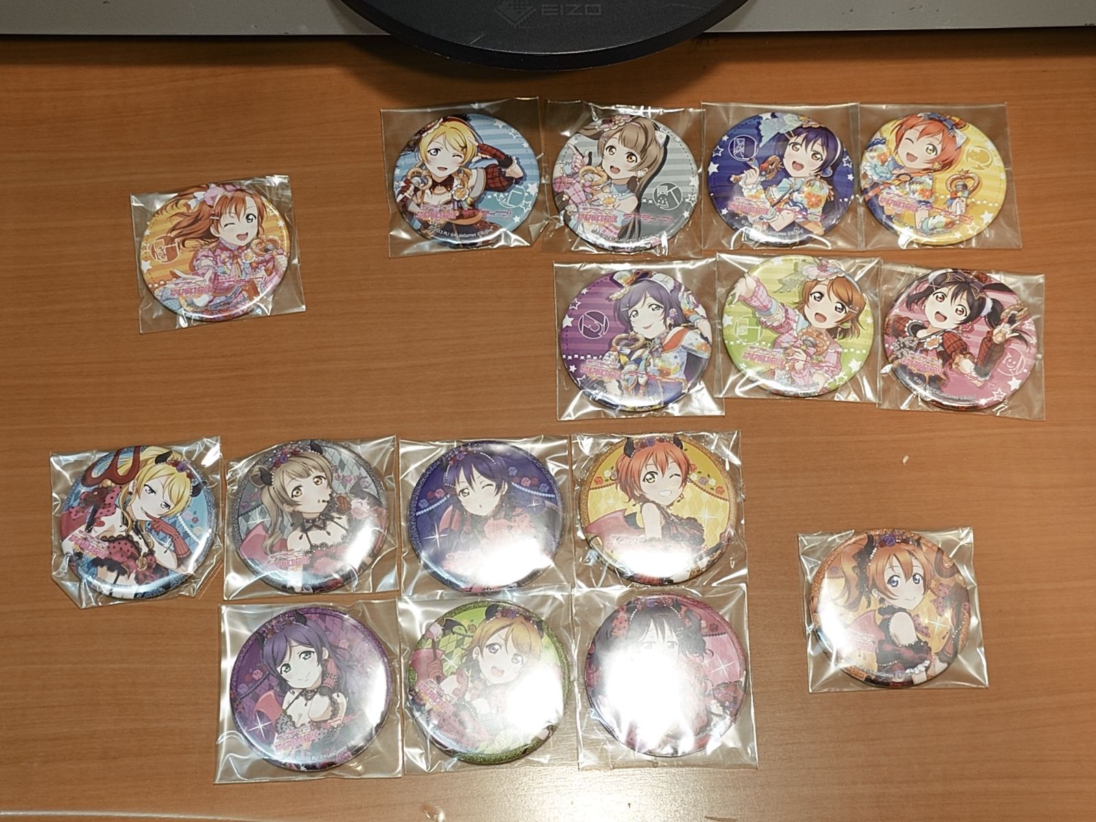 ラブライブ！スクフェス感謝祭 2017 記念缶バッジ μ's ラブライブ！ スクフェス感謝祭2017 記念缶バッジ μ's 16種セット