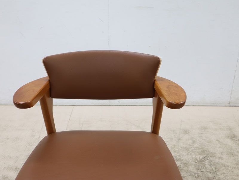 展示品 いのうえアソシエーツ Awaza LD アワザ LD 腰の椅子 ダイニング