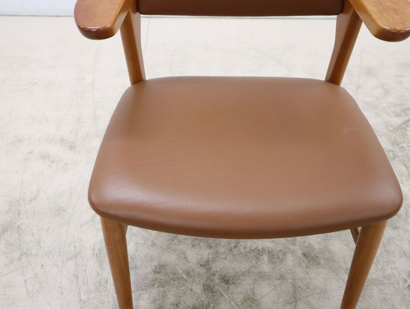 展示品 いのうえアソシエーツ Awaza LD アワザ LD 腰の椅子 ダイニング