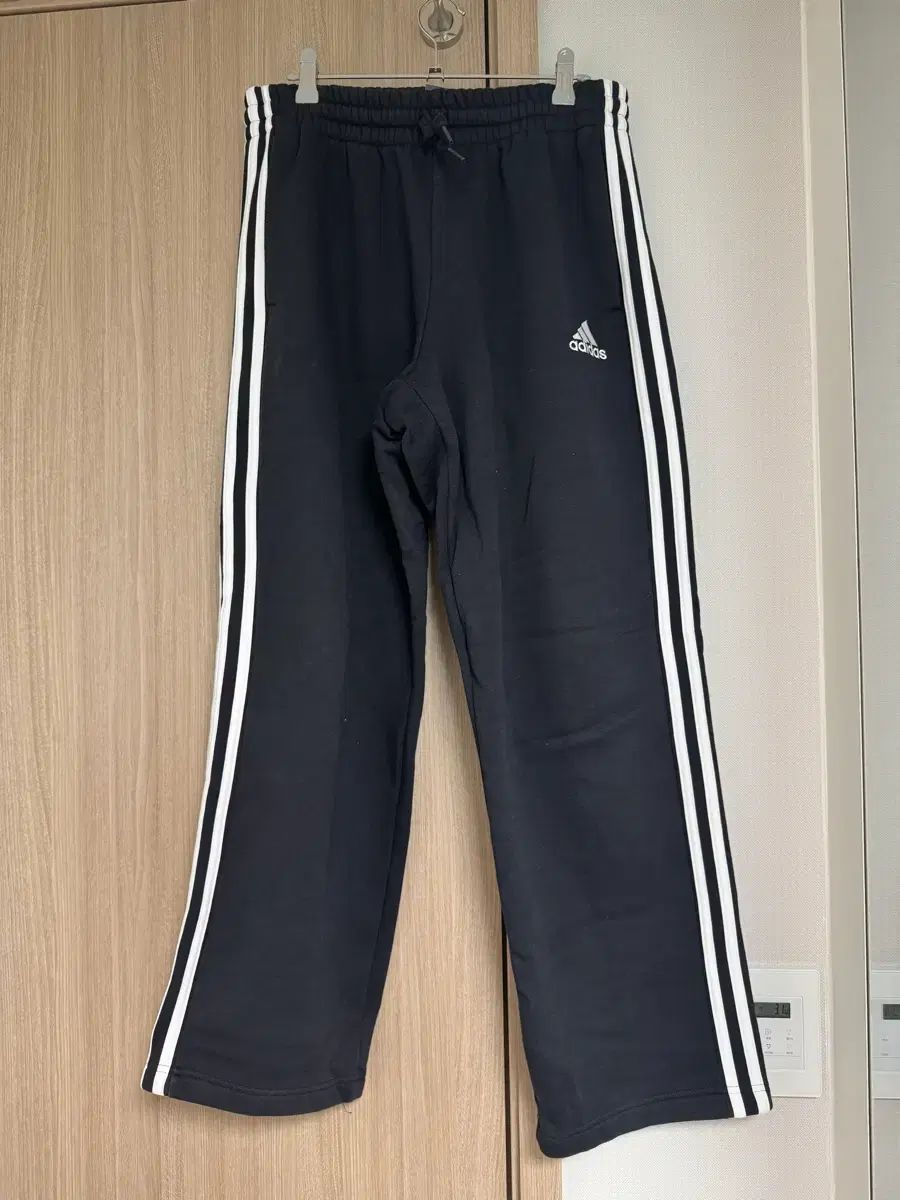 アディダス 裏起毛曲がりポケットコラボジャージ水色 Mサイズ adidas ジャージ アディダス 裏起毛 ジュニア M