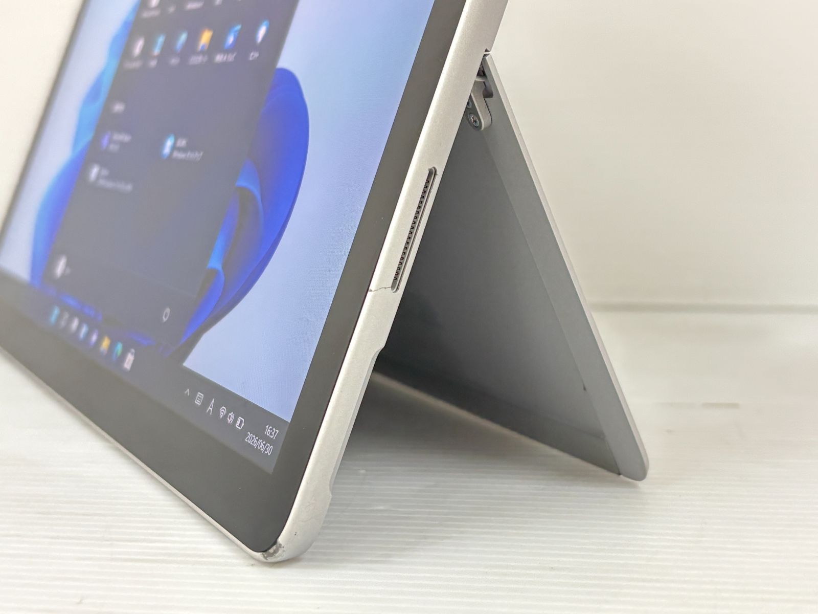 バッテリー良好 Surface Go3 128GB/8GB Win11Pro バッテリー良好】Surface Go 3 Core i3 8GB/128GB LTE - メルカリ