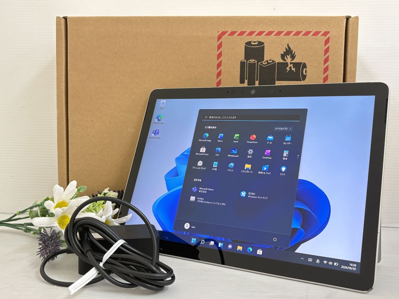 バッテリー良好】Surface Go 3 Core i3 8GB/128GB LTE - メルカリ