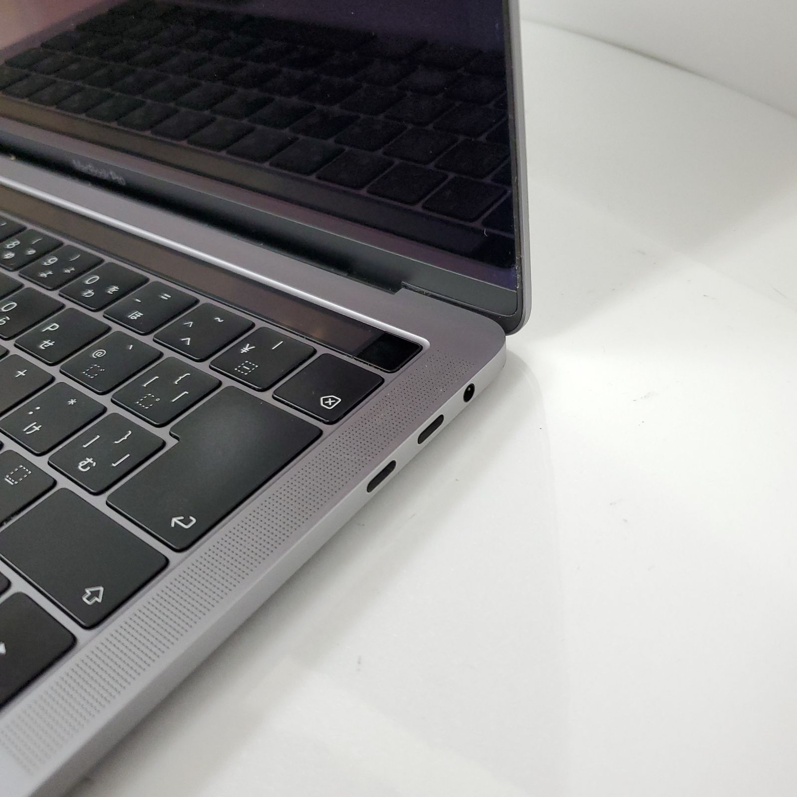 中古美品！Apple MacBook Pro (13-inch, 2018, 4 TBT3) A1989・Intel 