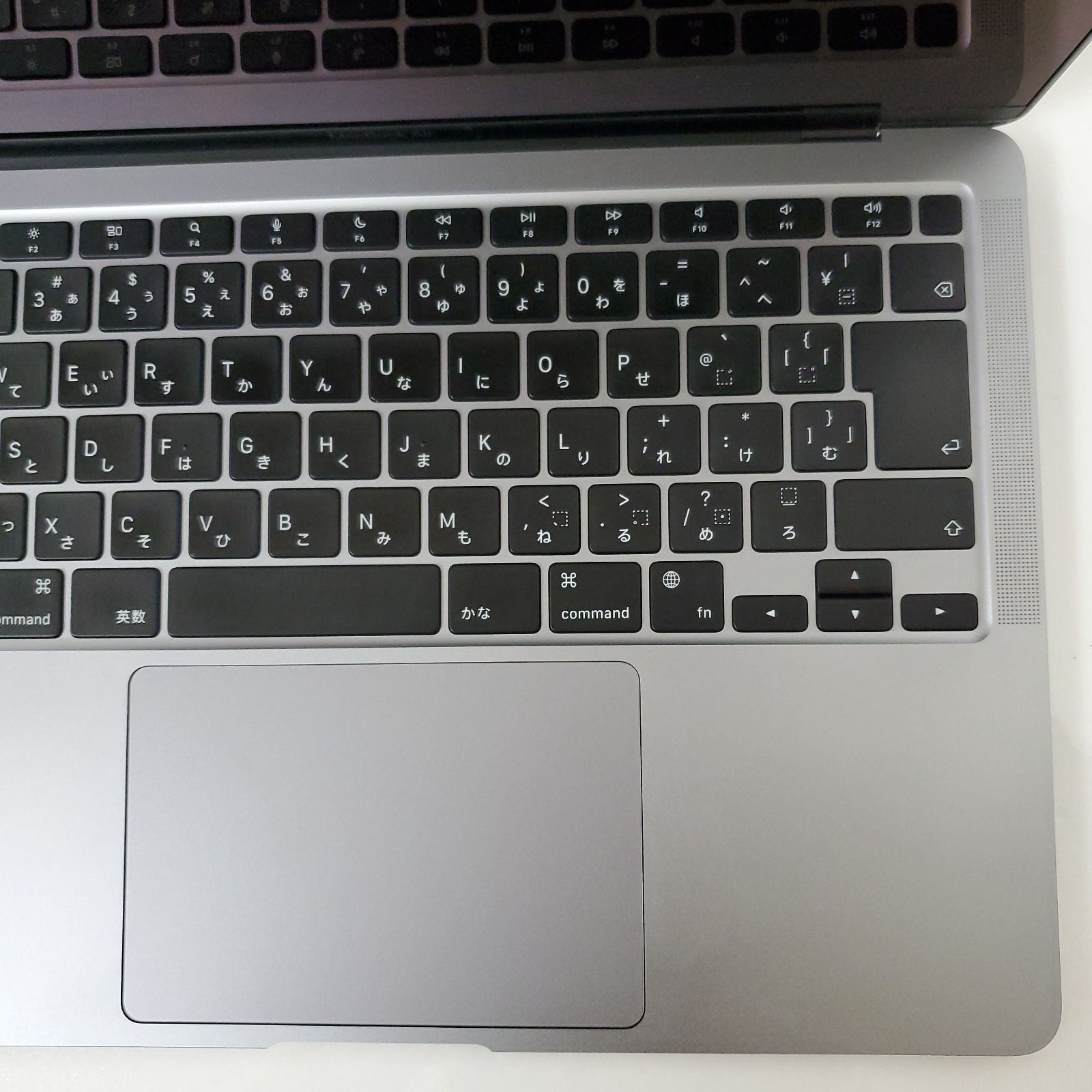 中古美品！Apple MacBook Air (M1,2020) A2337・Apple M1・メモリ16GB