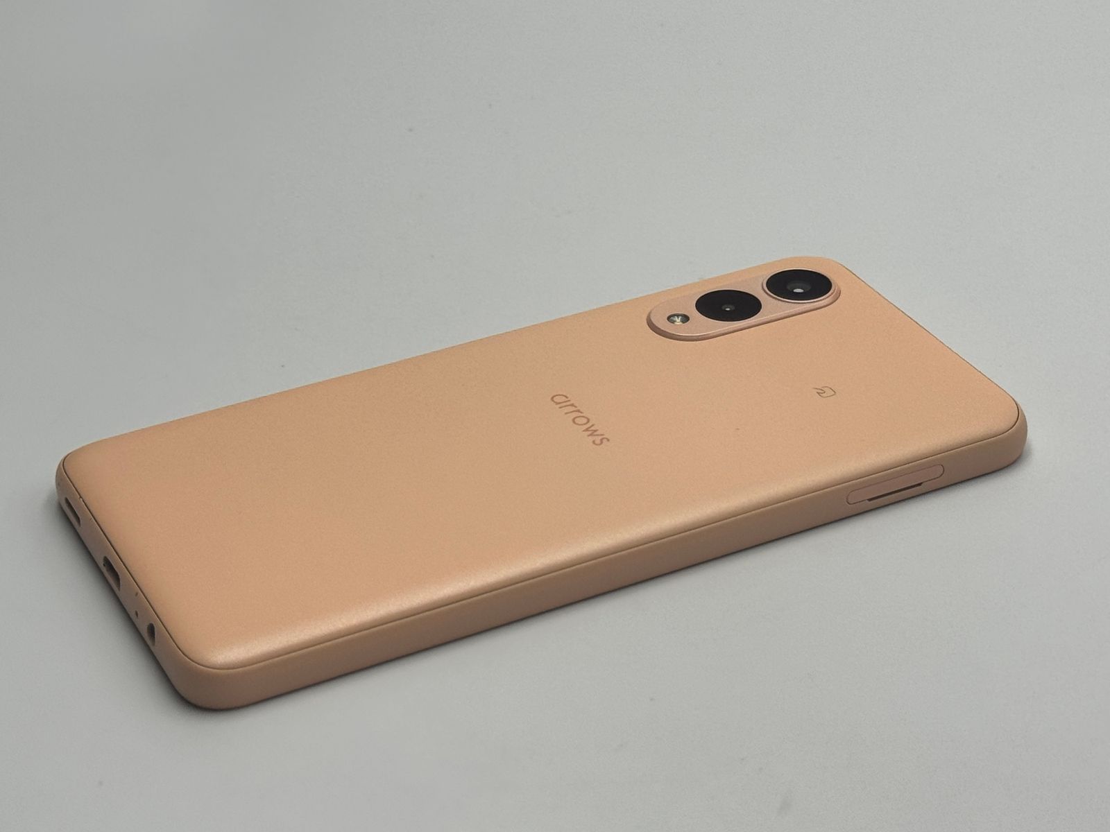 中古C】arrows We2 F-52E 64GB ライトオレンジ SIMフリー 白ロム