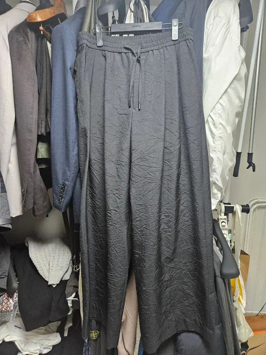 ジュン 25ss リンクル ポリウール イージーパンツ 46出品