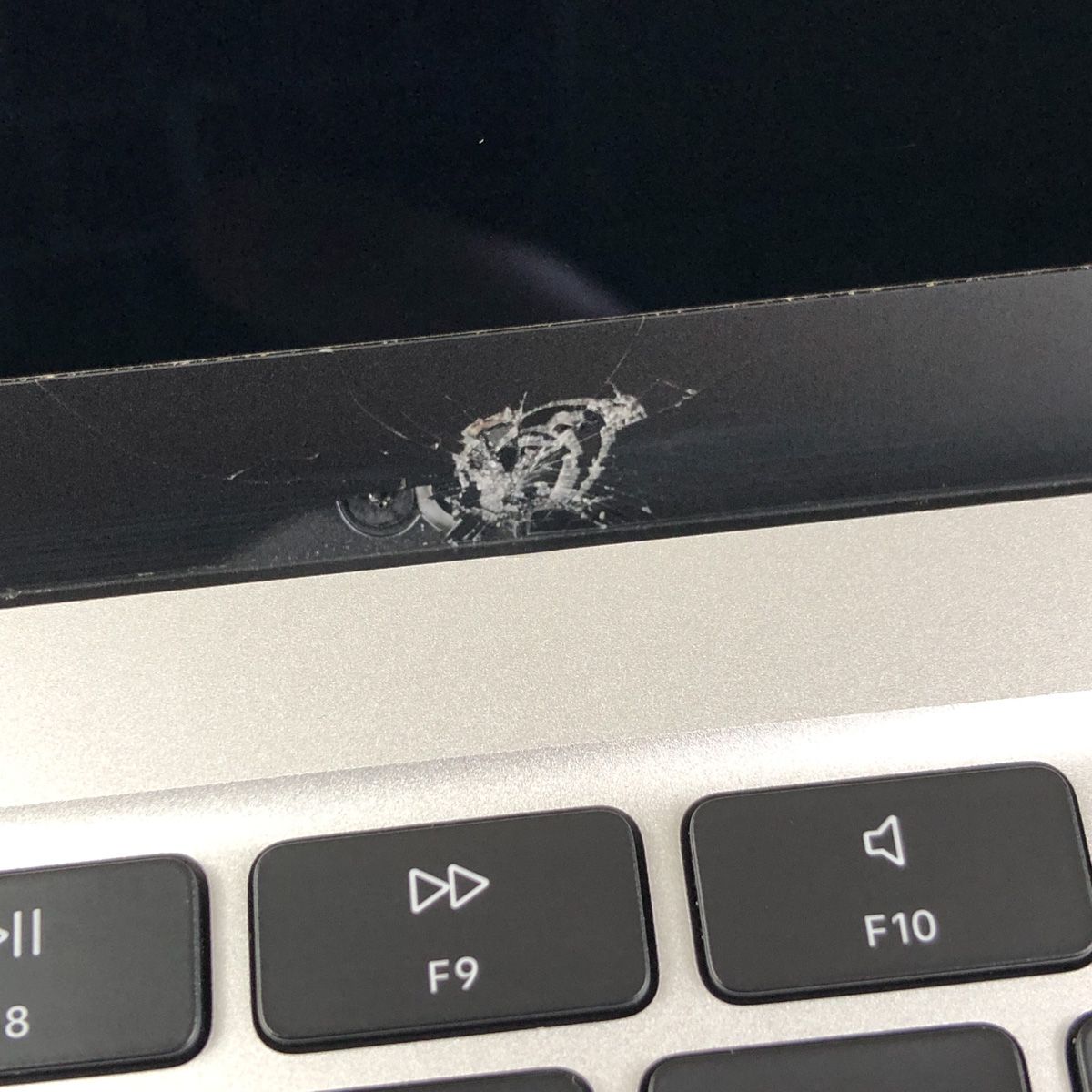 ◇ジャンク品・本体のみ◇Apple MacBook Air (M1 2020)【M1チップ