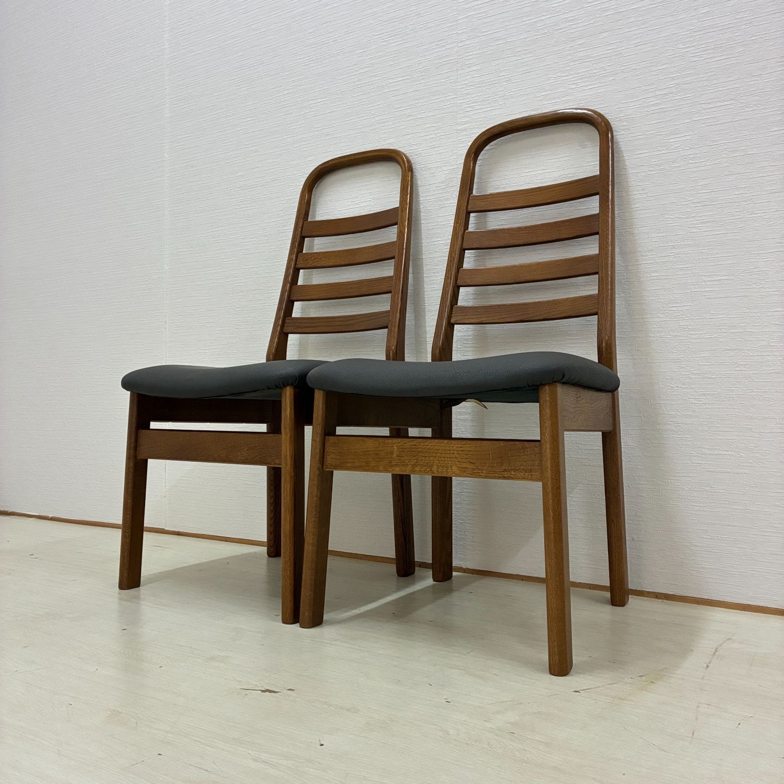 池田木工 ダーバック ダイニングチェア アームレスチェア 椅子
