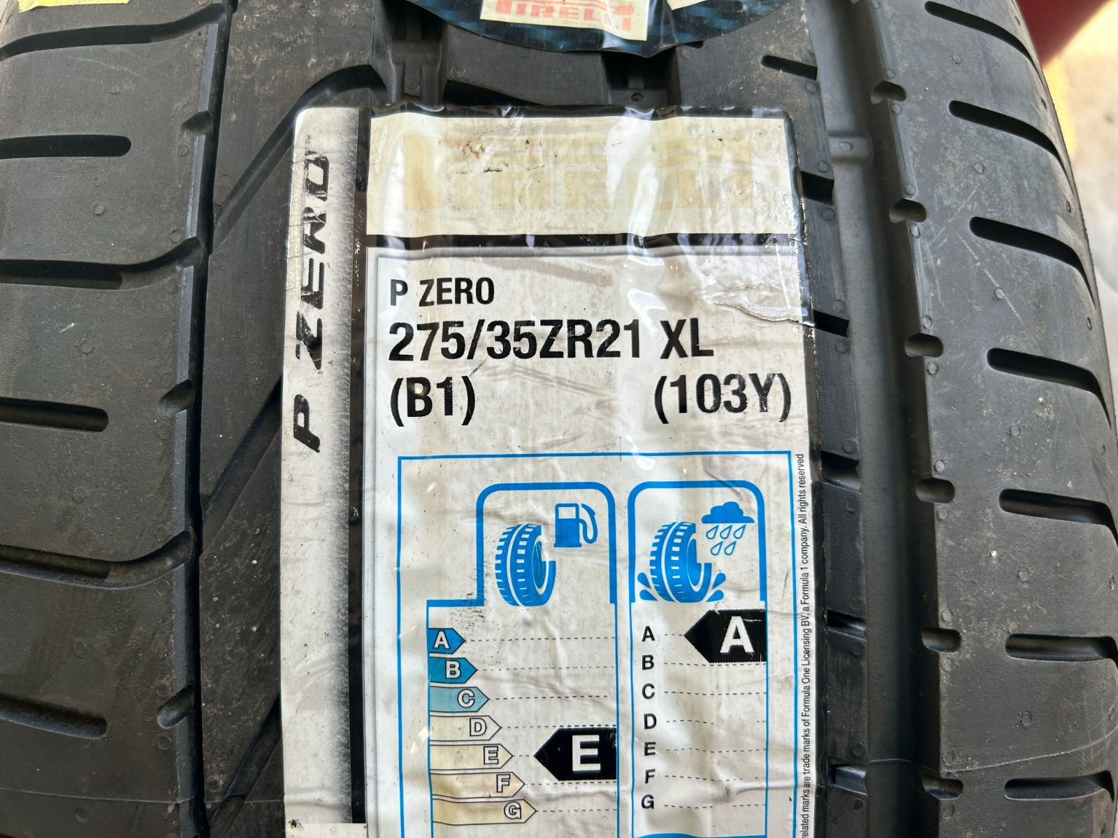 ピレリ Pゼロ 275/35ZR21 新品未使用タイヤ 1本 - メルカリ