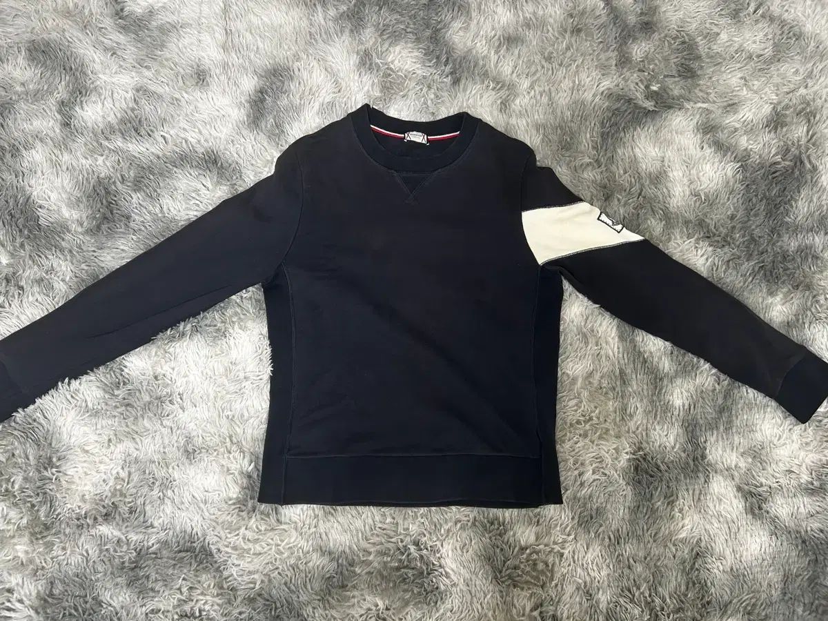 MONCLER(モンクレール) GAMMA BLUE(ガンマブルー) スウェット