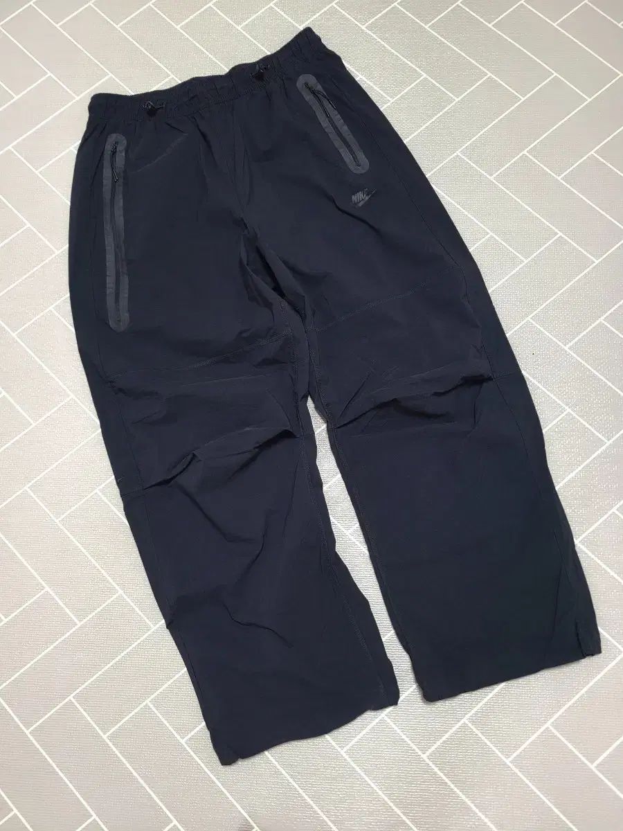 ナイキ テック ウーブン オープン ヘム パンツ ブラック XL