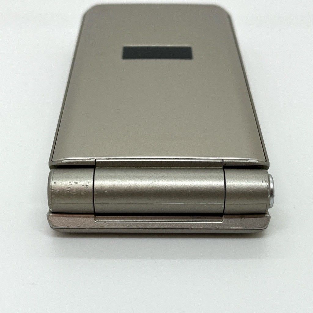 arrows ケータイ F-41C docomo SIM解除済 ゴールド 中古 - メルカリ