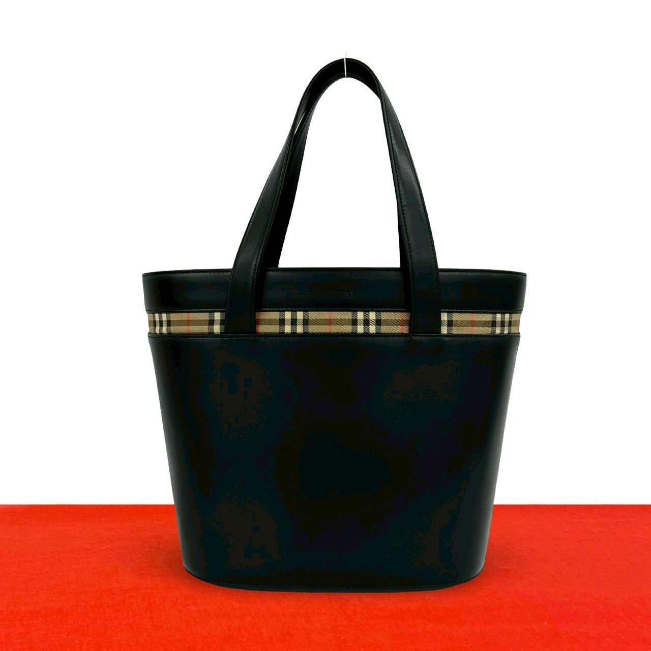 美品/定価13万✨バーバリー トートバッグ ノバチェック レザー 黒 肩がけ 極 美品 BURBERRY バーバリー ノバチェック ロゴ 刻印 レザー 本革