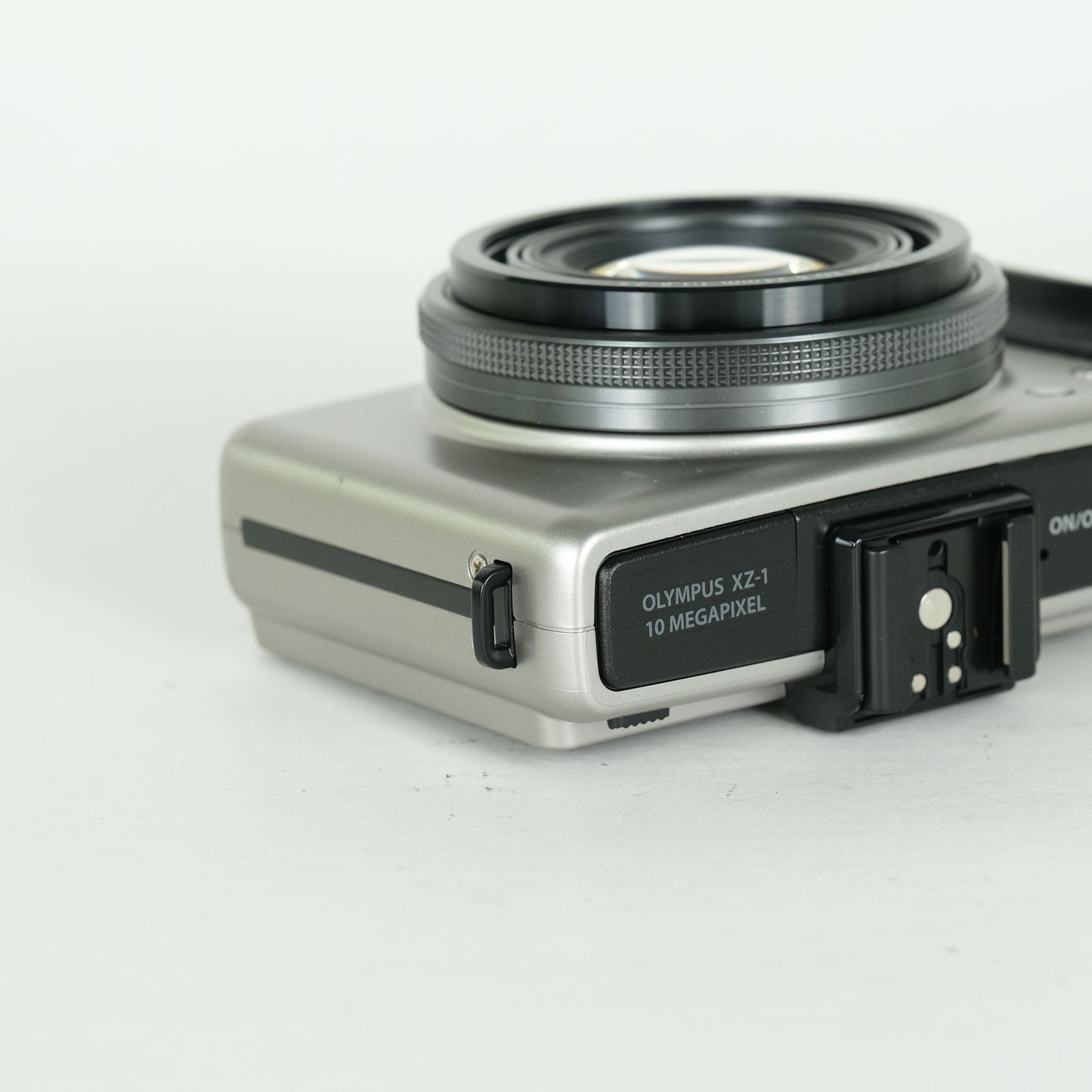 良品] OLYMPUS XZ-1 チタニウムシルバー プレミアムキット
