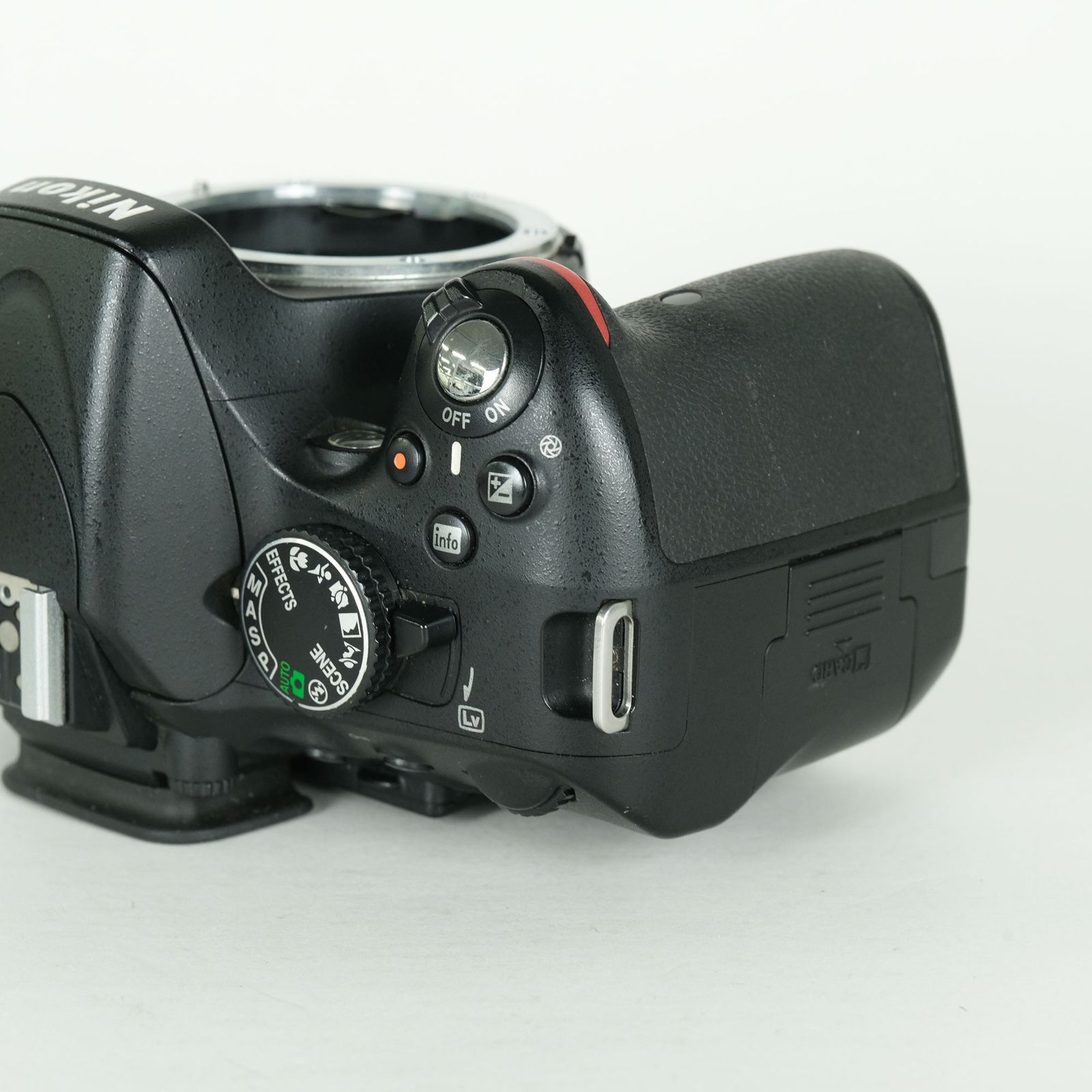 良品 | シャッター数17,496回] Nikon D5100 ボディ | ニコンFマウント