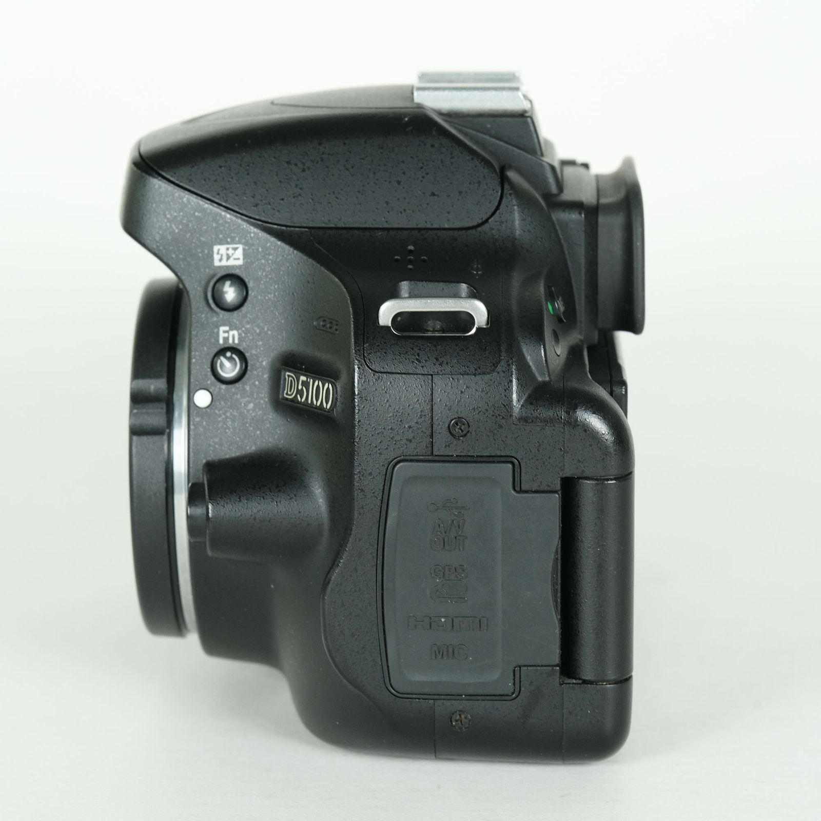 良品 | シャッター数17,496回] Nikon D5100 ボディ | ニコンFマウント